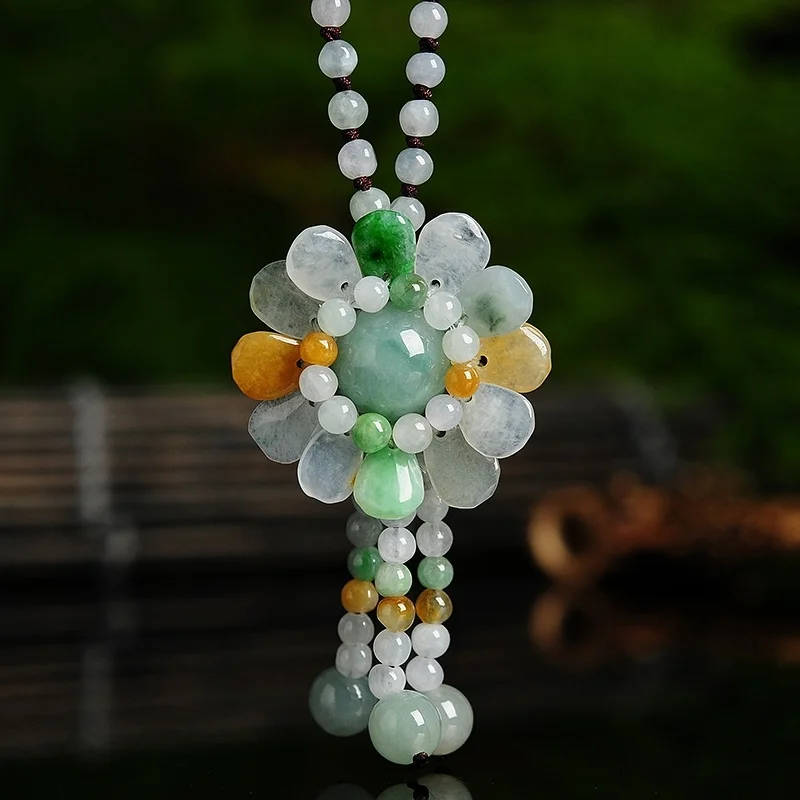 Beading - Colgante de Jade y girasol birmano
